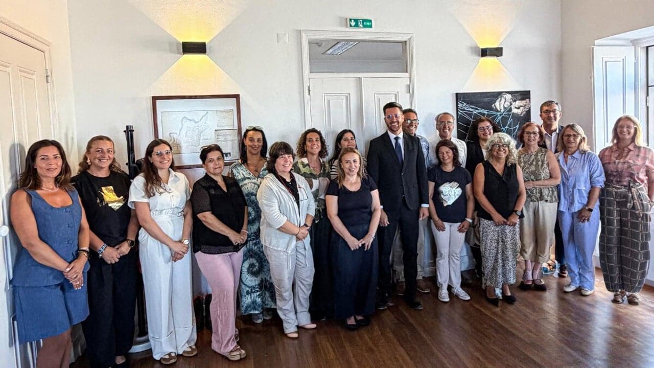 Imagem da notícia: Município de Peniche formaliza parcerias para refeições escolares