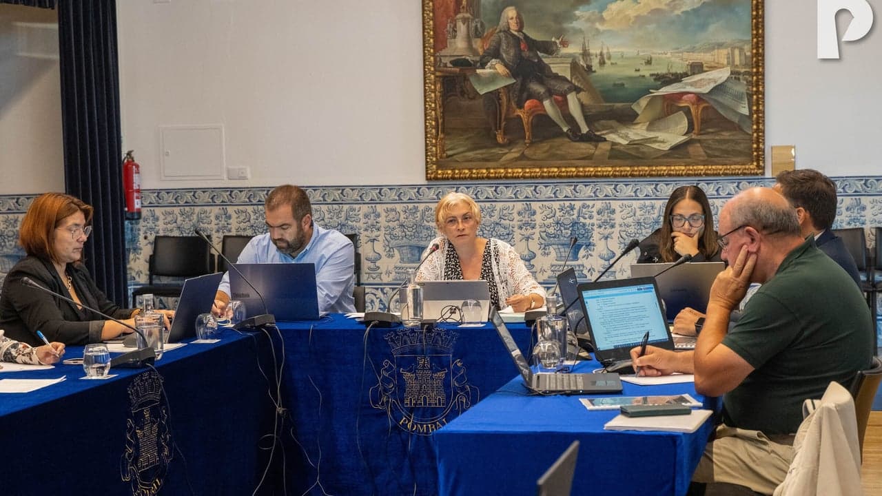 Imagem da notícia: Câmara de Pombal aprova apoios à microeconomia e às famílias