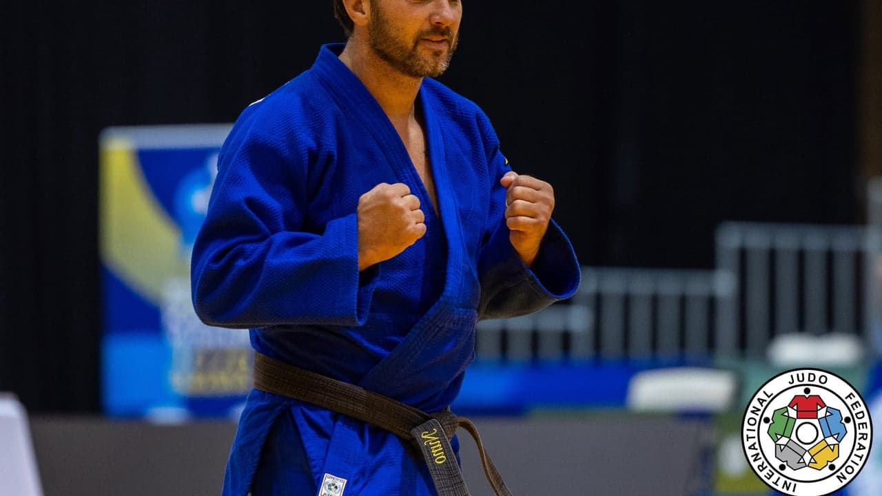 Imagem da notícia: Judoca de Ponta Delgada campeão do mundo de veteranos