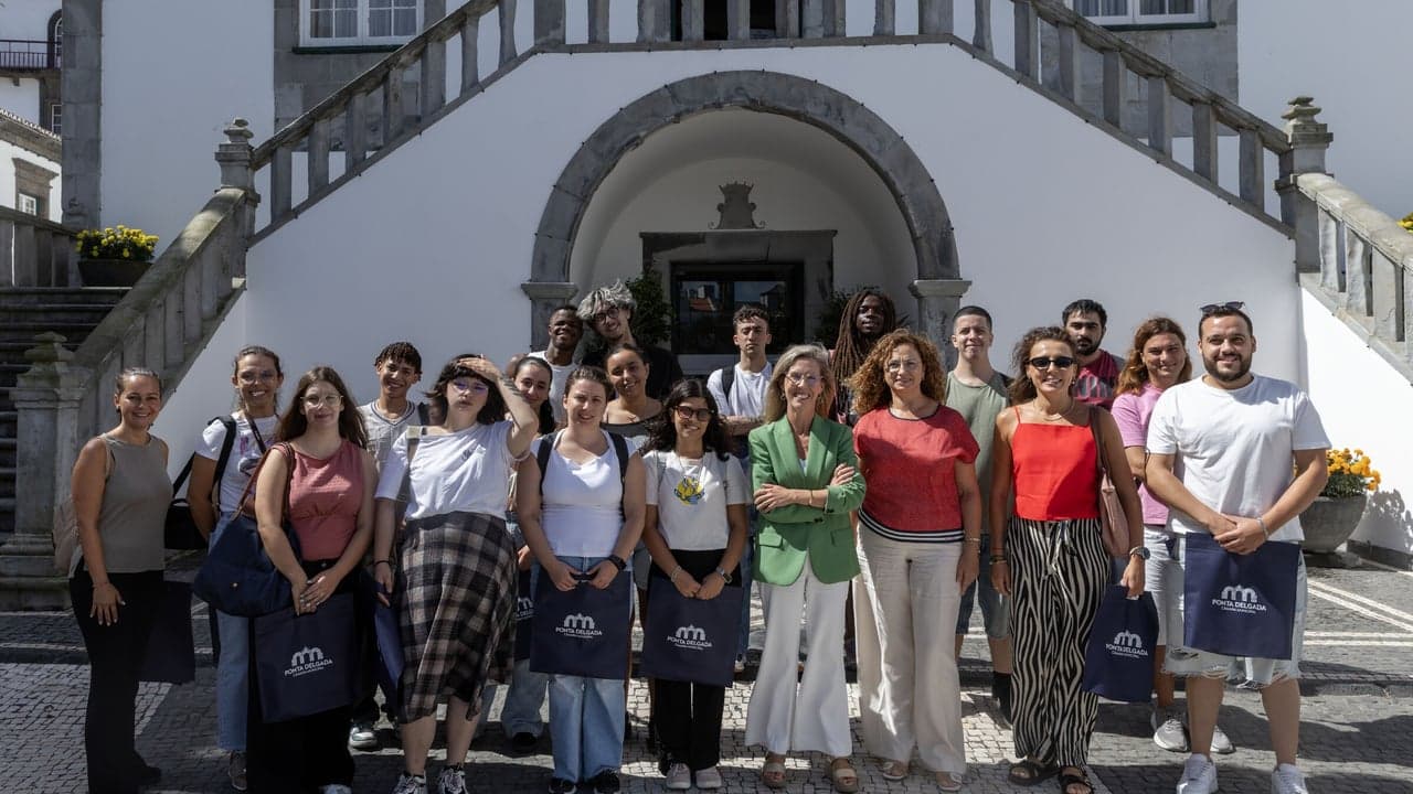Imagem da notícia: Projeto VAIVÉM traz quatro jovens de Cascais a Ponta Delgada