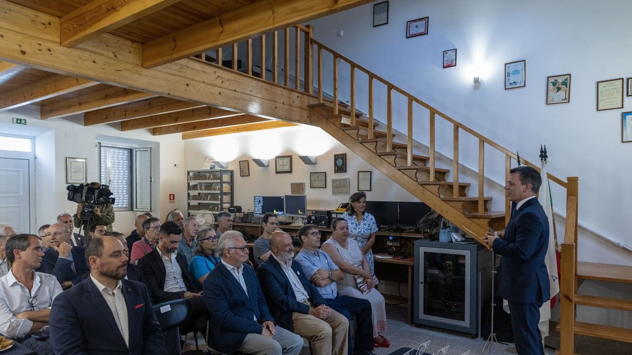Imagem da notícia: Radioamadores celebram 50 anos de atividade em Ponta Delgada