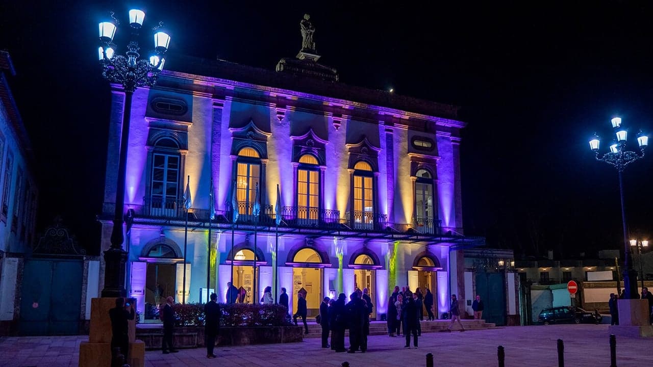 Imagem da notícia: Teatro Diogo Bernardes assinala 130 anos com programação de artes