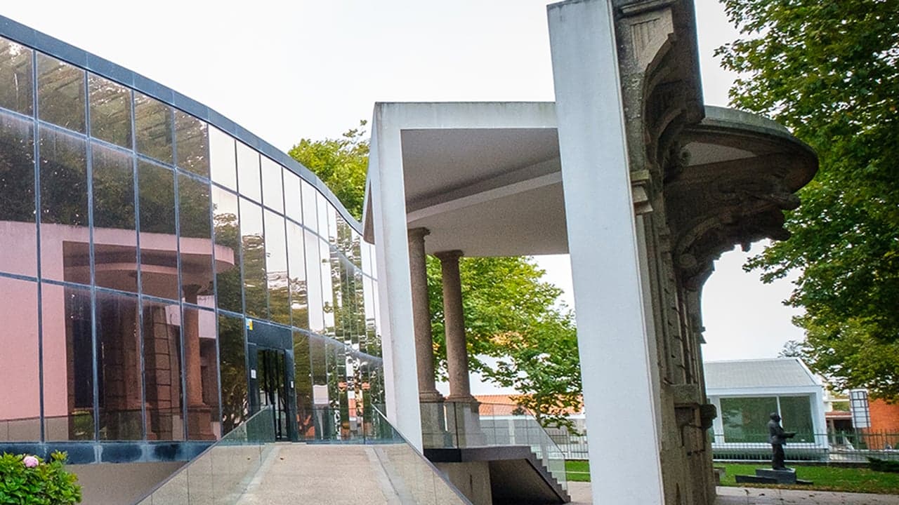 Imagem da notícia: Biblioteca da Póvoa com acesso a sete mil publicações mundiais