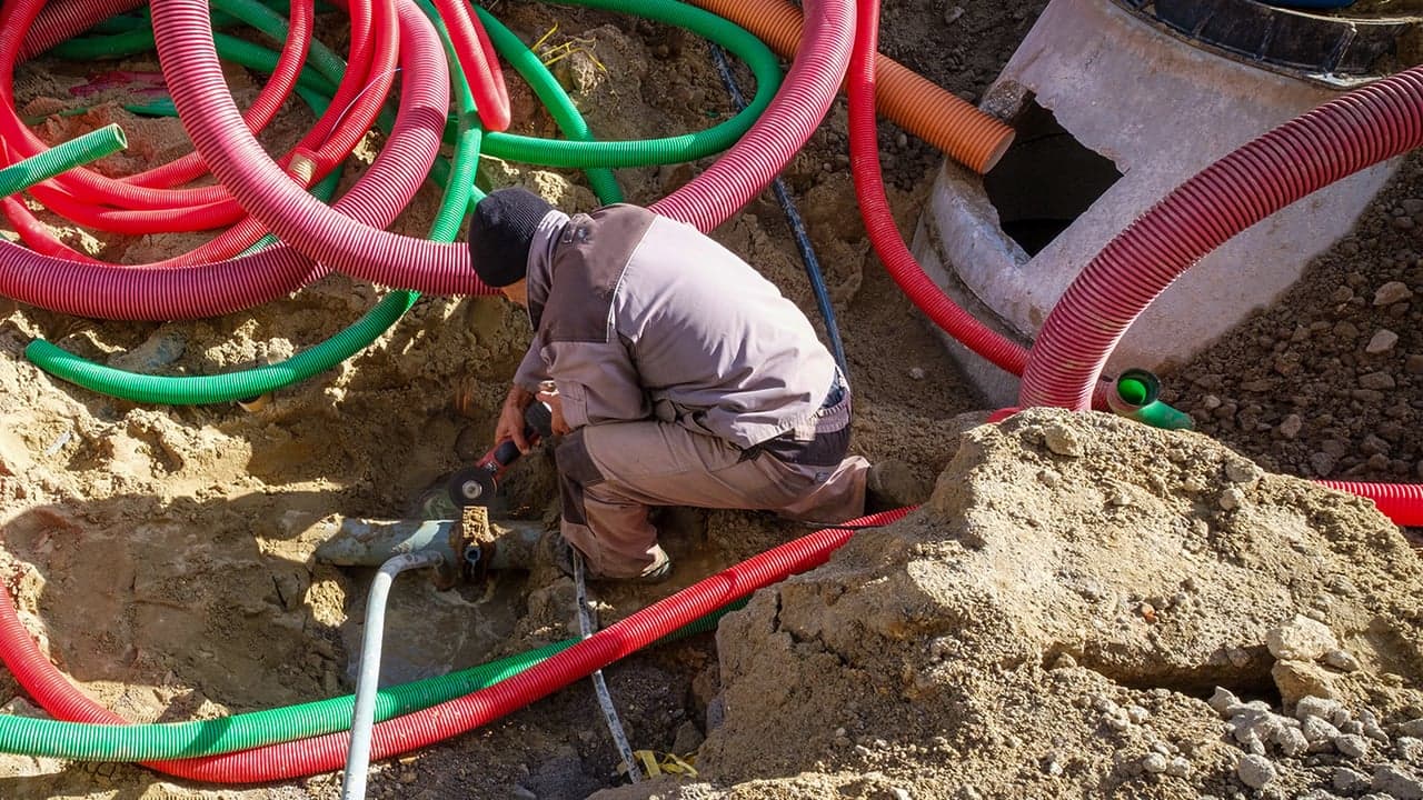 Imagem da notícia: Obras de ampliação da rede de saneamento em Laúndos