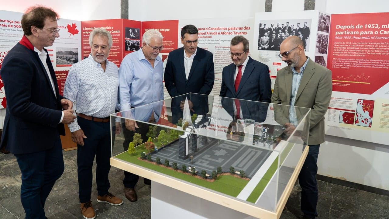 Imagem da notícia: Museu da Emigração Açoriana recebe réplica do Azores Park