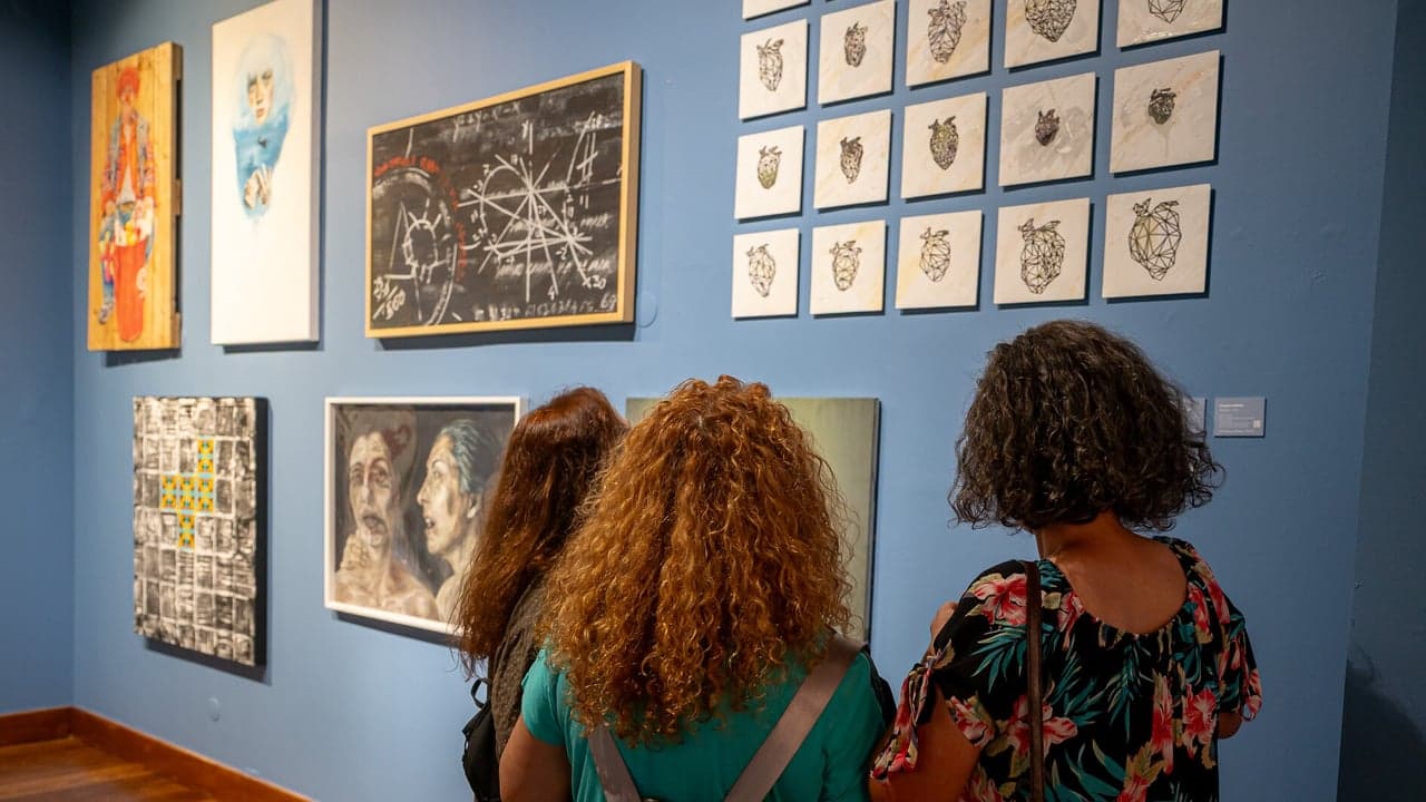 Imagem da notícia: Obras da Bienal de Pintura do Eixo Atlântico em exposição permanente