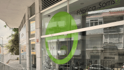 Logótipo de Fábrica do Sorriso — Saúde em Almada