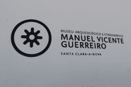 Logótipo de Museu Arqueológico e Etnográfico Manuel Vicente Guerreiro — Cultura & Lazer em Almodôvar