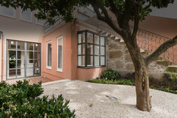 Logótipo de Villé Real Estate - Aveiro — Imobiliário em Aveiro