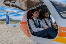 Logótipo de International Flight Academy — Serviços em Cascais