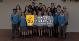 Logótipo de Santo António International School — Educação em Cascais