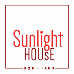 Logótipo de Sunlight House — Alojamento em Faro