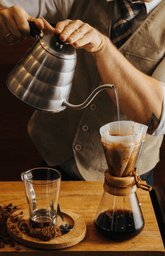 Logótipo de The Studio: Specialty Coffee & Brunch — Restauração em Funchal