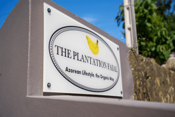 Logótipo de The Plantation Faial — Alojamento em Horta