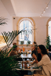 Logótipo de Hello, Kristof (São Bento) — Restauração em Lisboa