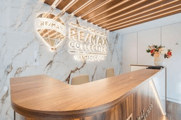 Logótipo de RE/MAX Collection Vantagem City — Imobiliário em Lisboa