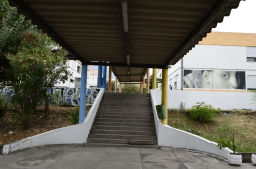 Logótipo de Escola Secundária do Arco-Íris — Educação em Loures