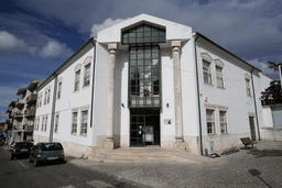 Logótipo de Biblioteca Municipal Comendador Montenegro — Cultura & Lazer em Lousã