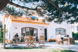 Logótipo de Ondina Guest House — Alojamento em Mafra