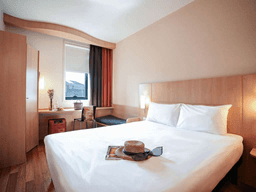 Logótipo de Ibis Porto Centro São Bento — Alojamento em Porto
