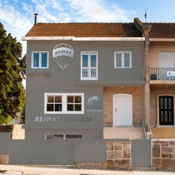 Logótipo de RE/MAX Collection Vintage — Imobiliário em Porto